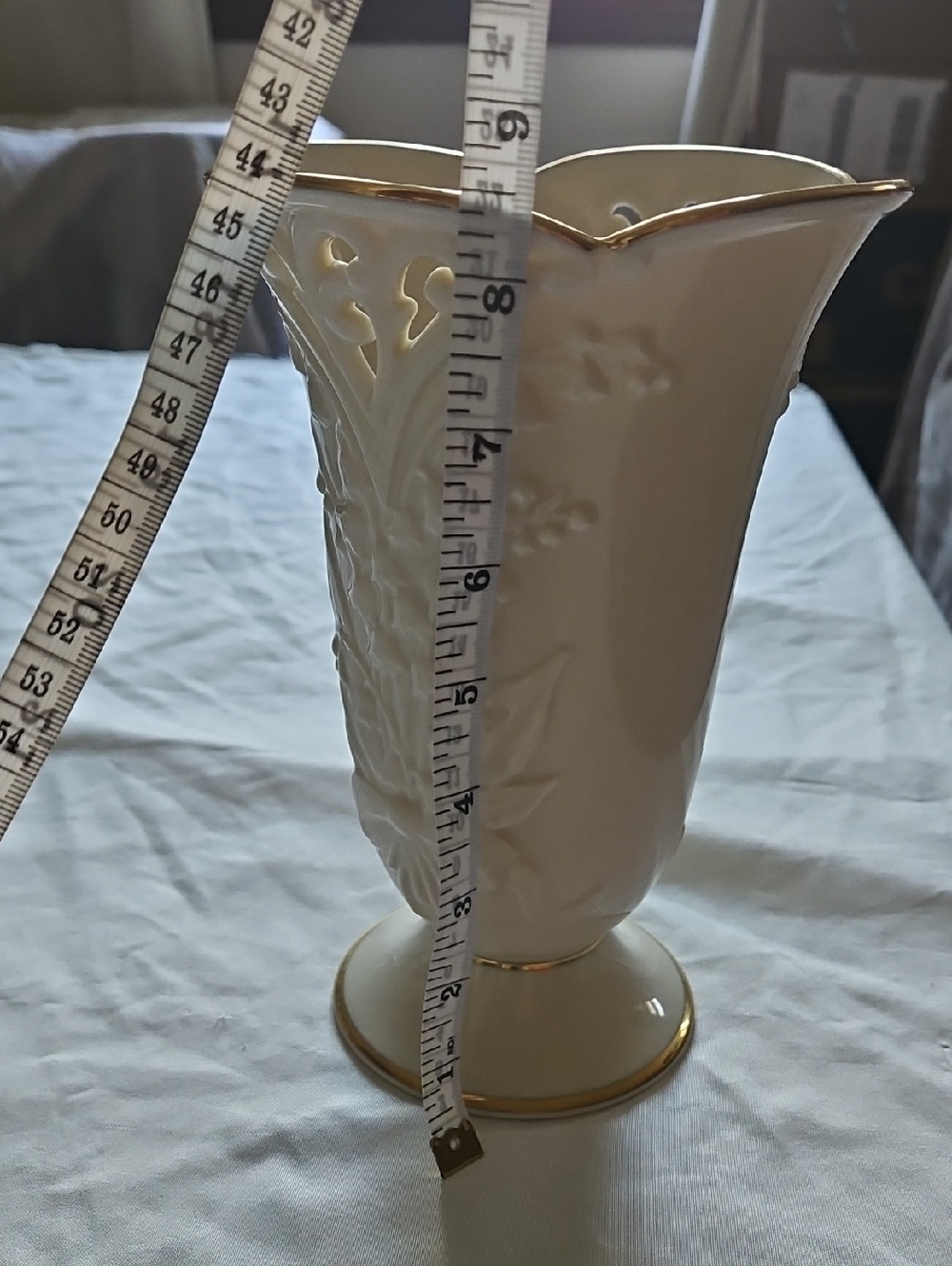 Lenox Cream Vase with Gold Trim - Picture 13 of 16